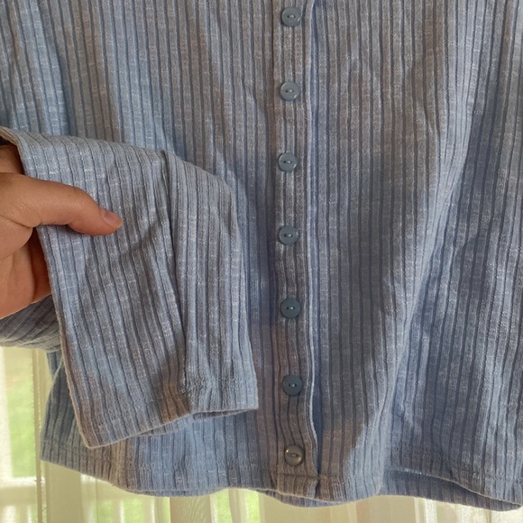 me to we crop long sleeve - Picture 3 of 3